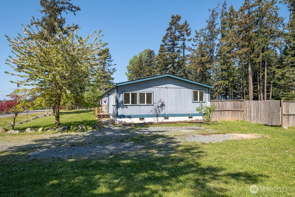 1090 Paul Avenue , Oak Harbor, WA 98277