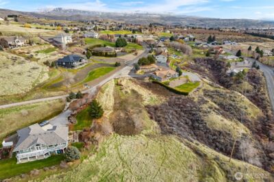 1395 Mountain Vista , Wenatchee, WA 98801 - Photo 2
