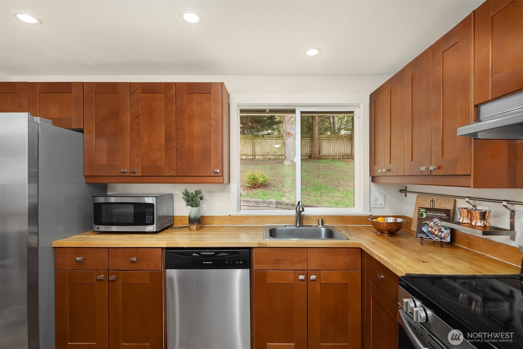 14011 98th Avenue NE, Kirkland, WA 98034