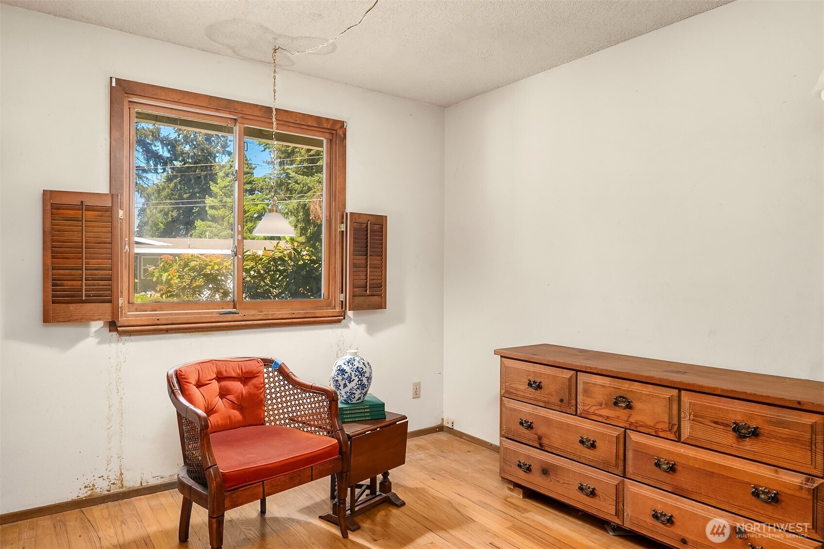 1260 168th Avenue NE, Bellevue, WA 98008