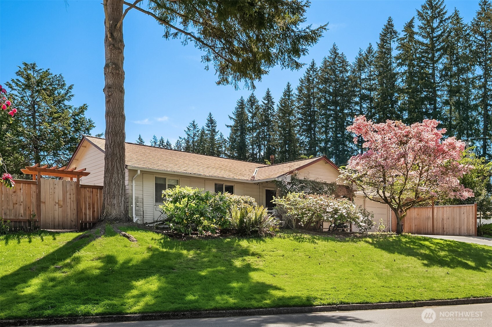 1260 168th Avenue NE, Bellevue, WA 98008