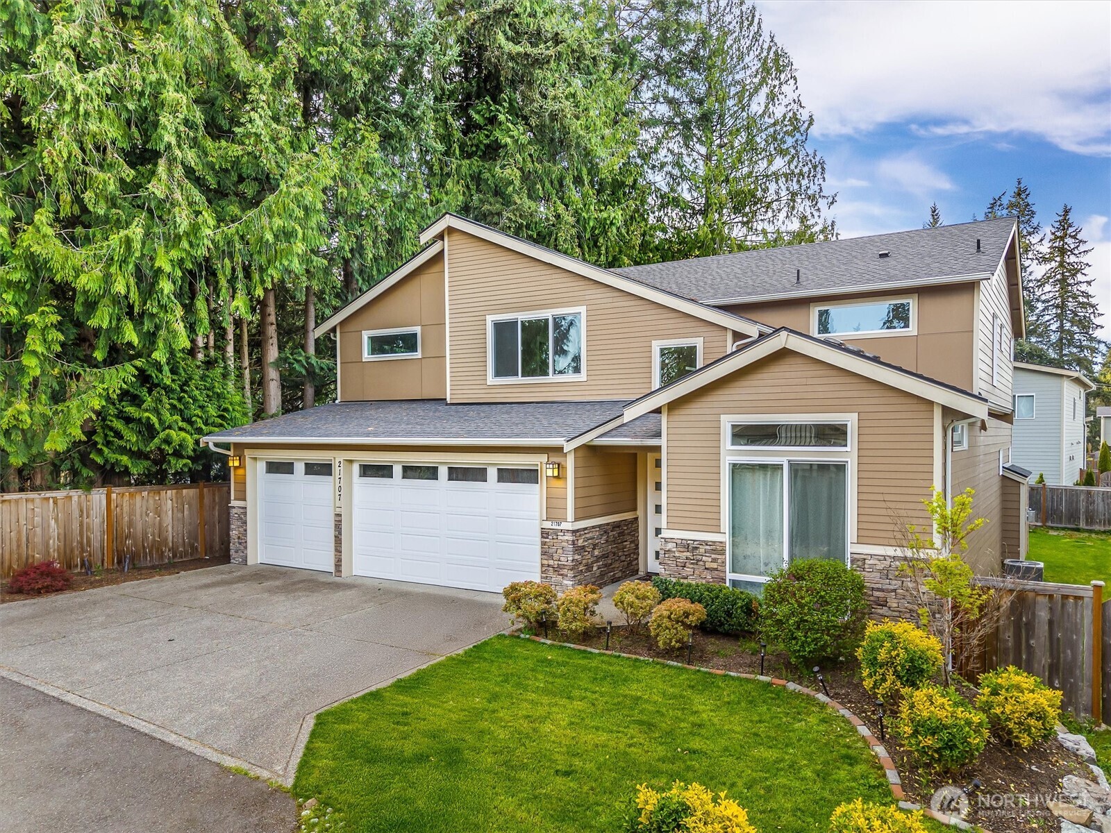 21707 2nd Avenue SE, Bothell, WA 98021