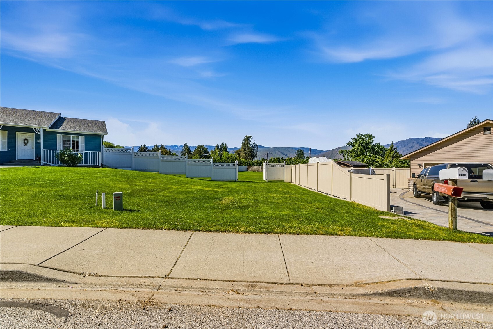 2042 Autumn Drive , East Wenatchee, WA 98802