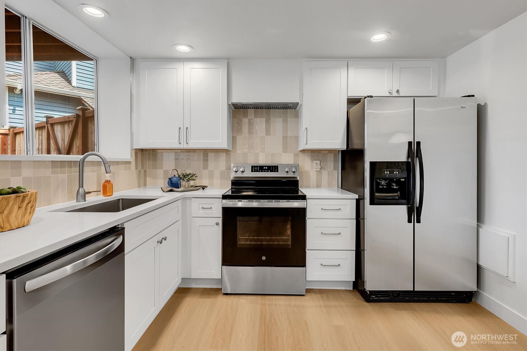 24422 SE 46th Court , Sammamish, WA 98029