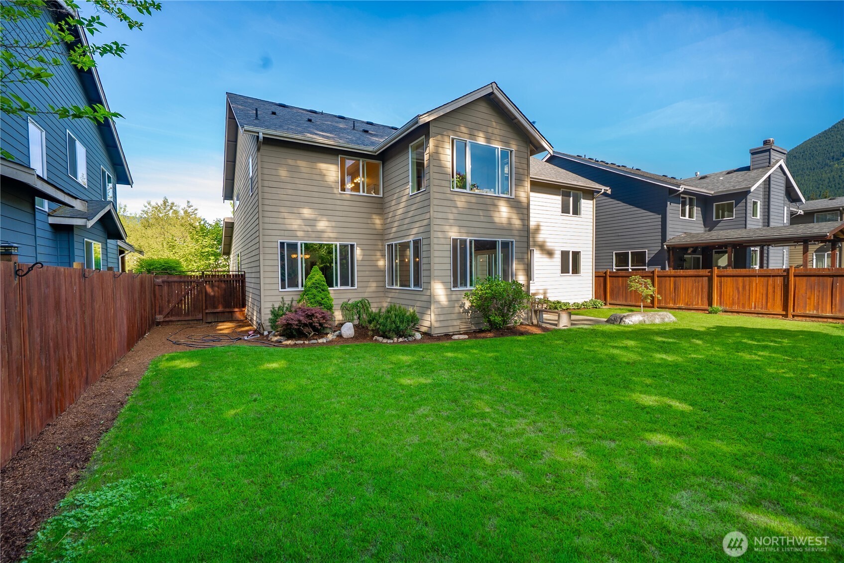 1748 Tannerwood Way SE, North Bend, WA 98045