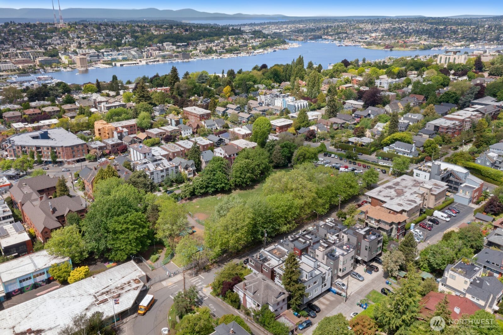 702 11th Avenue E, Seattle, WA 98102