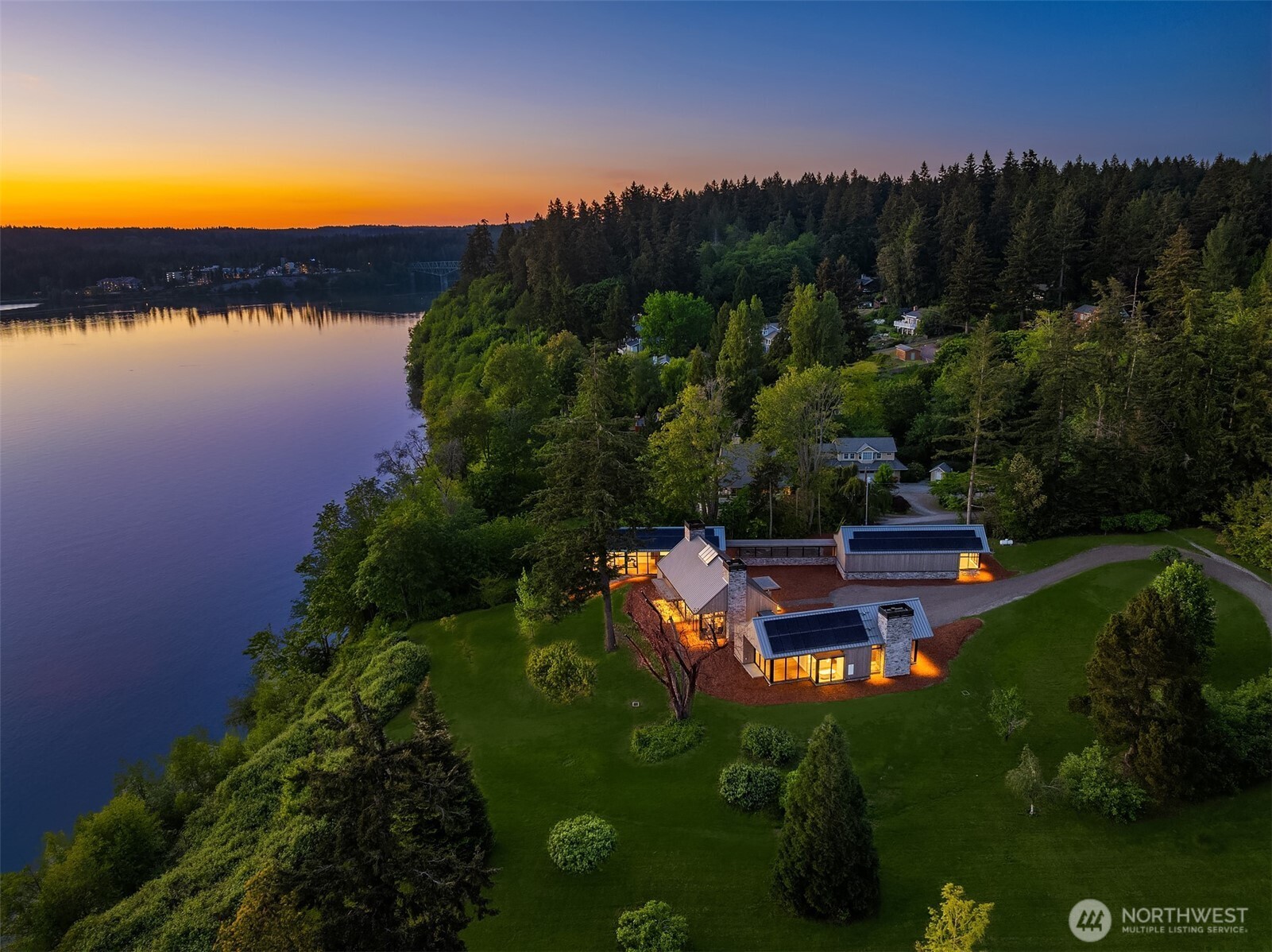 15137 Henderson Road , Bainbridge Island, WA 98110