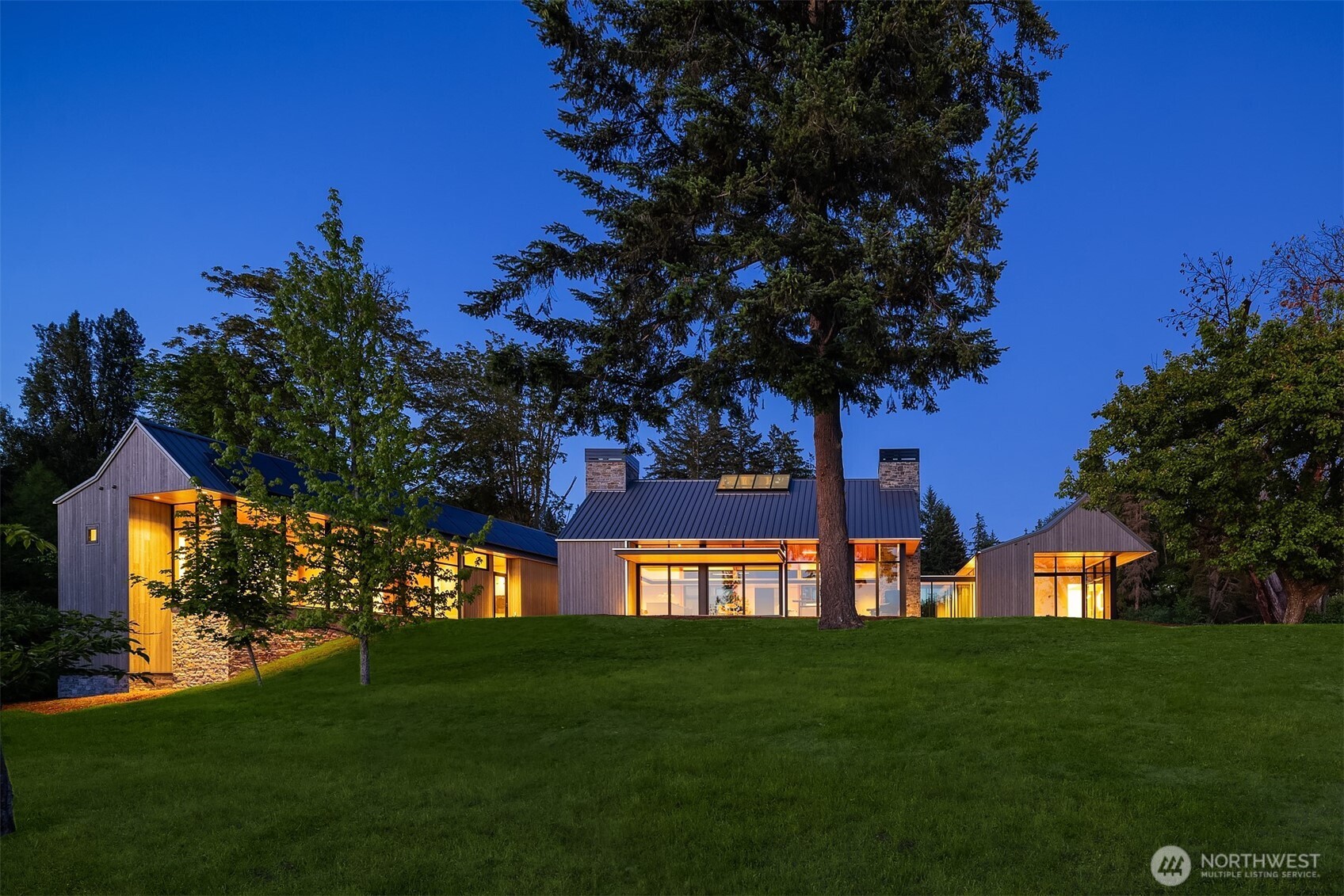 15137 Henderson Road , Bainbridge Island, WA 98110