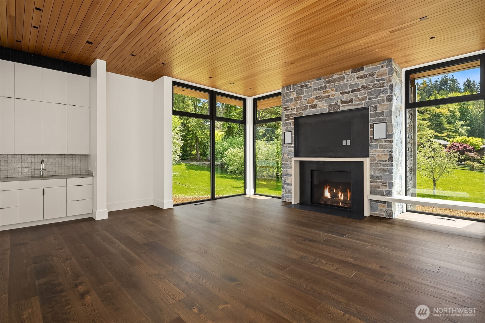 15137 Henderson Road , Bainbridge Island, WA 98110