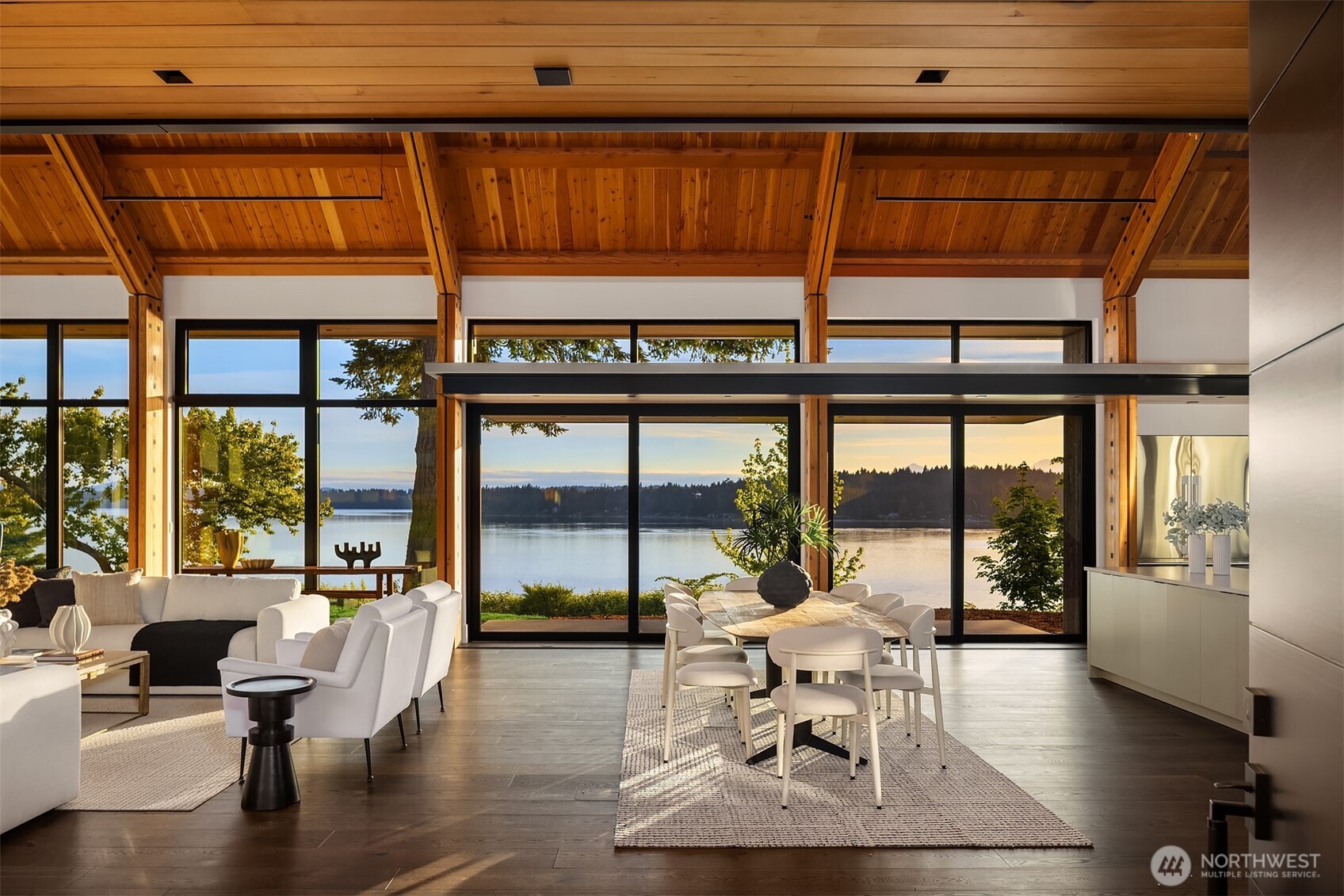 15137 Henderson Road , Bainbridge Island, WA 98110