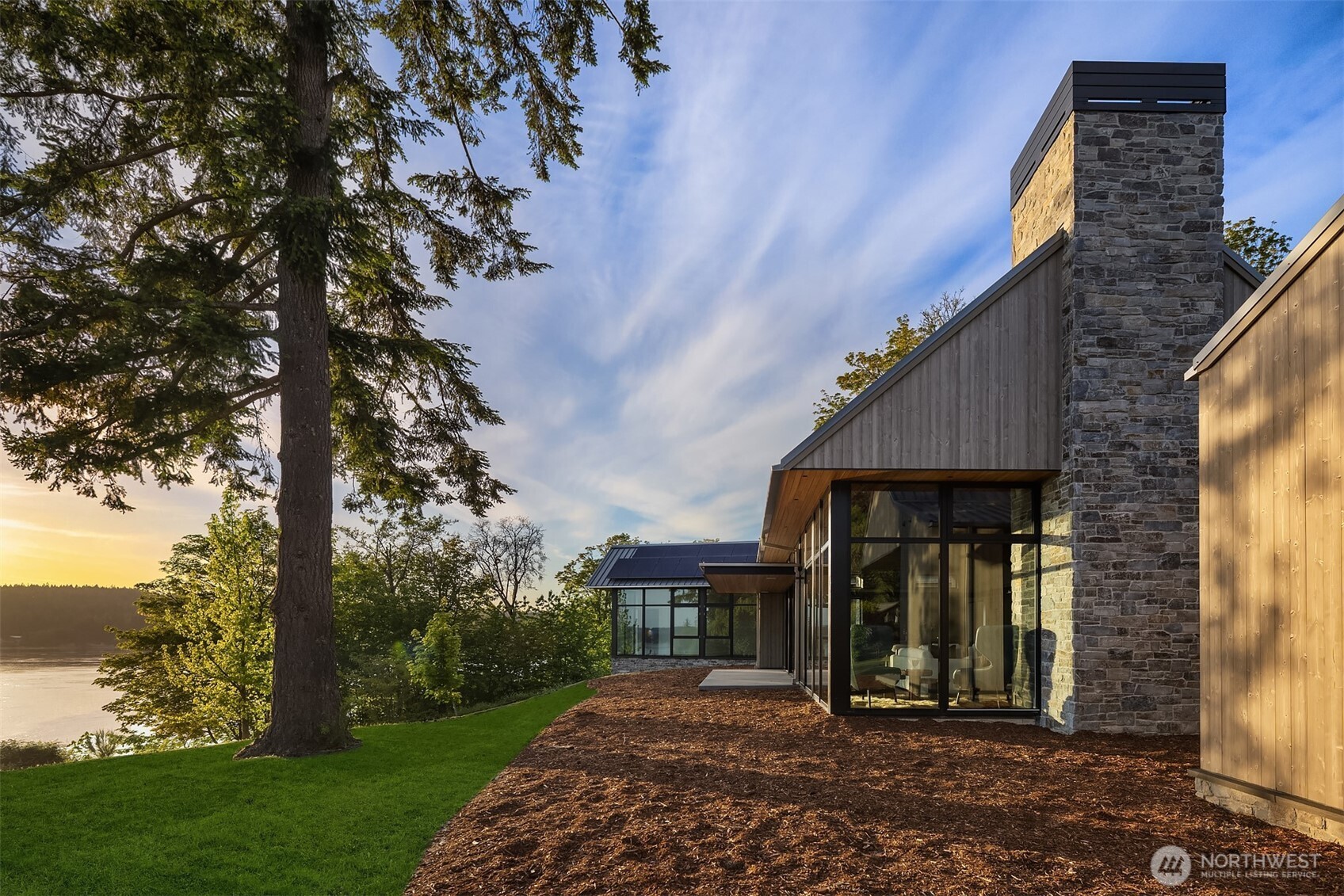 15137 Henderson Road , Bainbridge Island, WA 98110