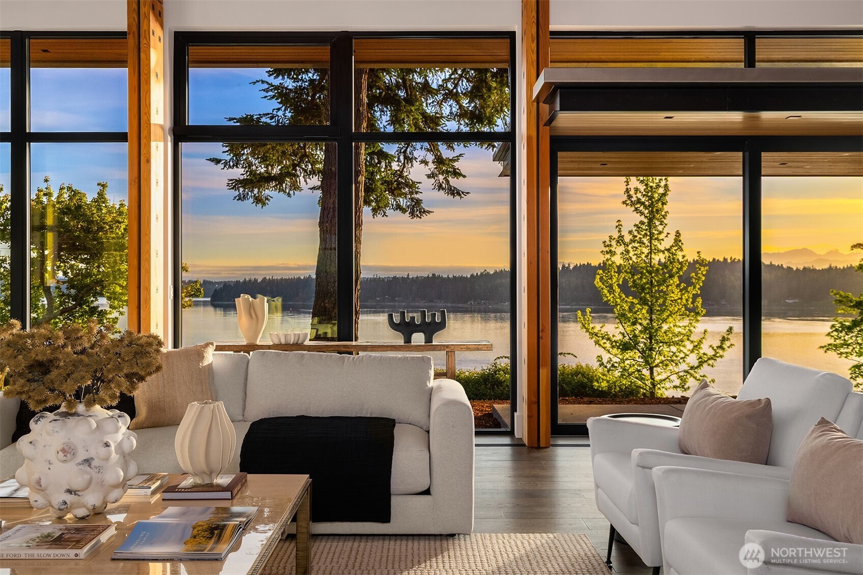 15137 Henderson Road , Bainbridge Island, WA 98110