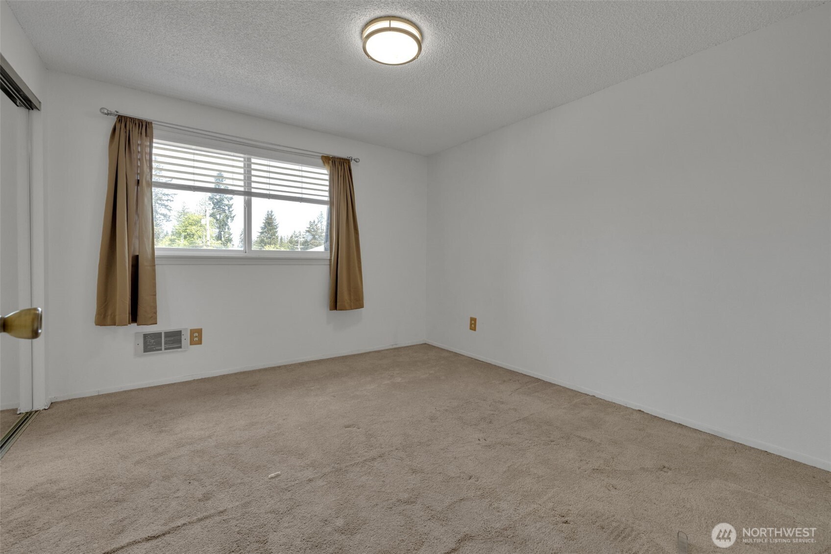 20620 76th Ave W #C, Edmonds, WA 98026