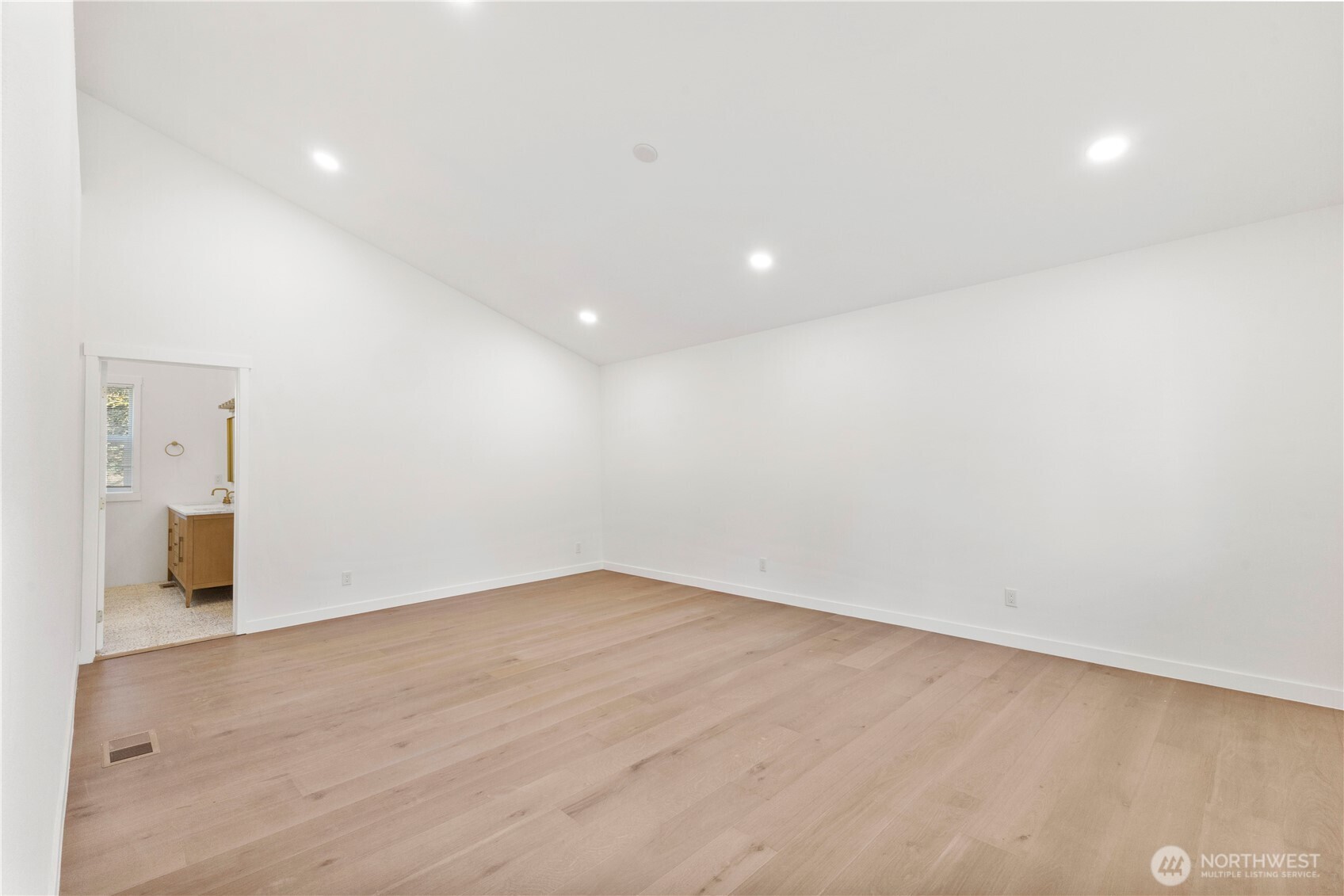 7003 44th Avenue E, Tacoma, WA 98443-1924