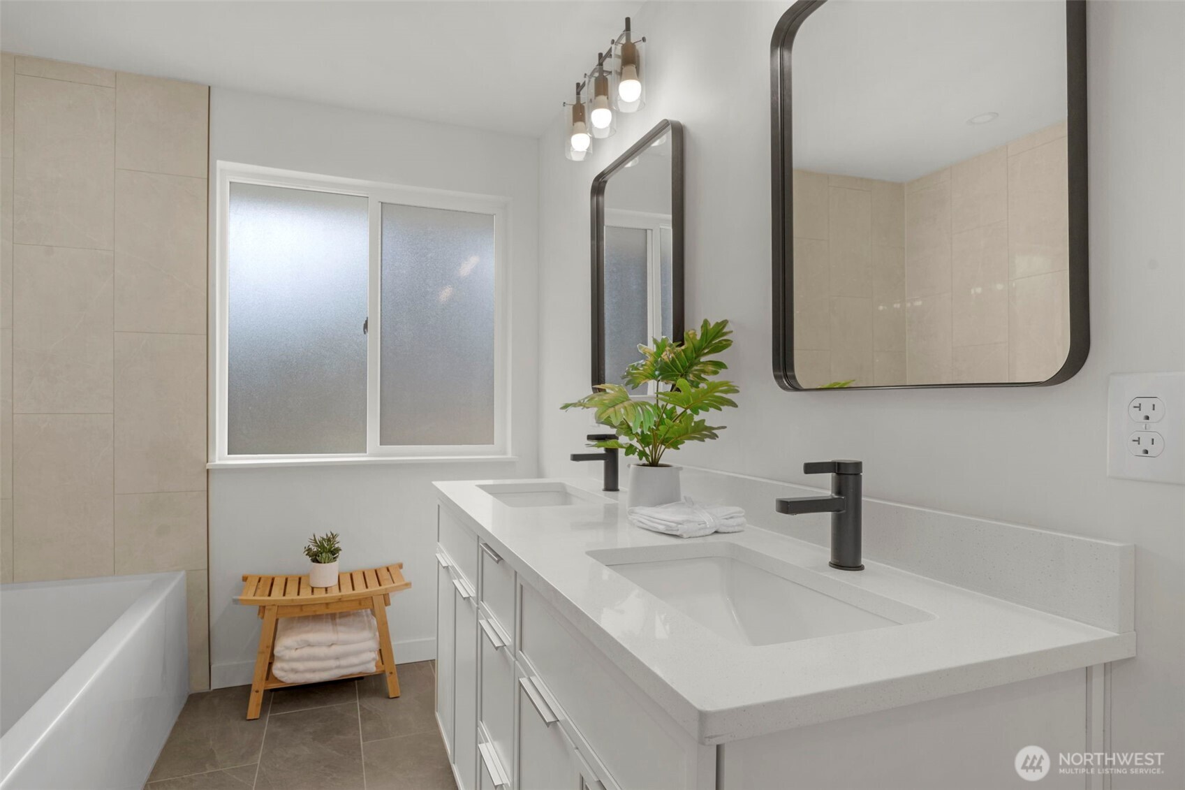 5319 201st Place SW, Lynnwood, WA 98036