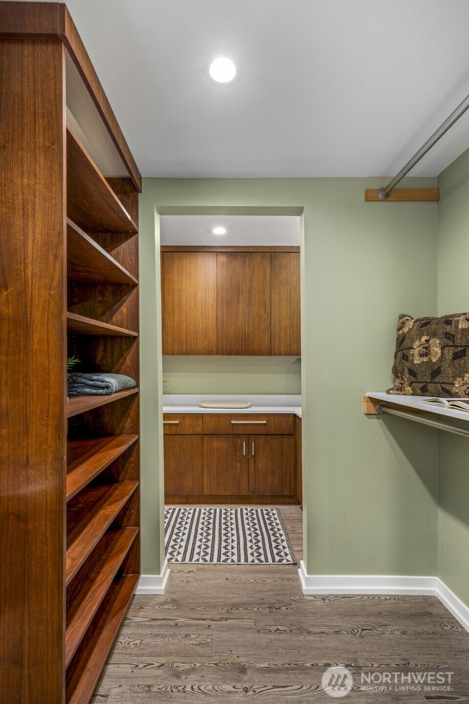 7001 Sand Point Way NE #B212, Seattle, WA 98115