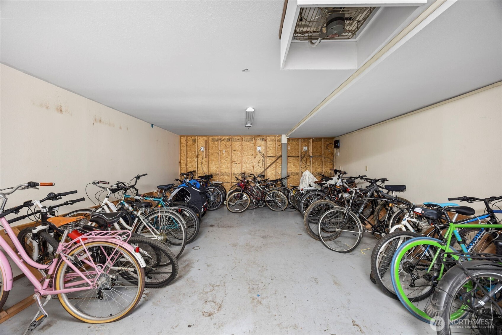 7001 Sand Point Way NE #B212, Seattle, WA 98115