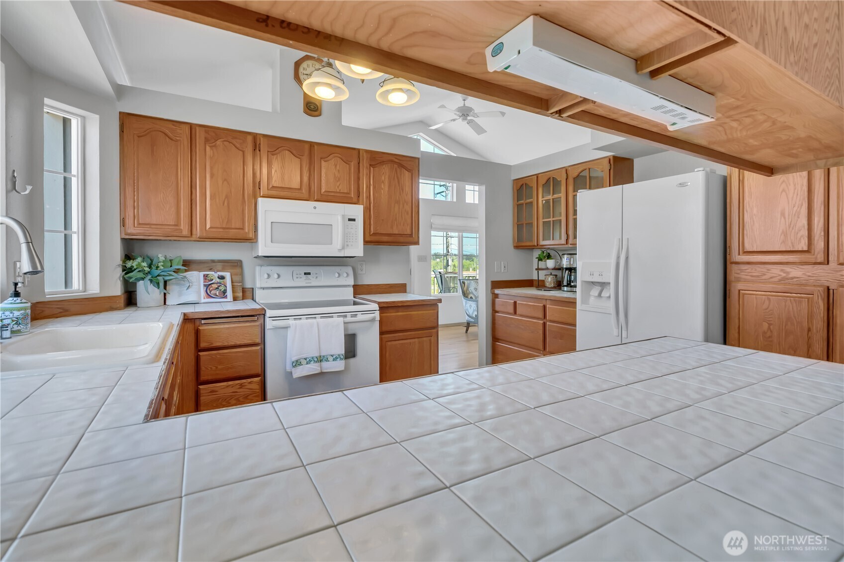 3596 E M Street , Tacoma, WA 98404
