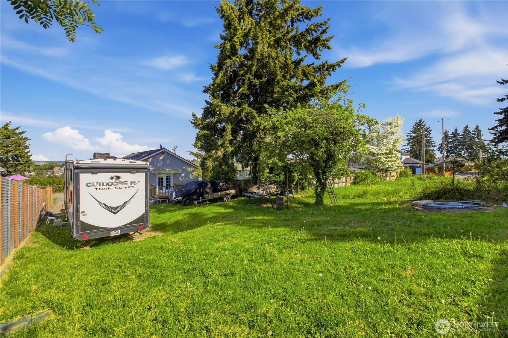 3596 E M Street , Tacoma, WA 98404