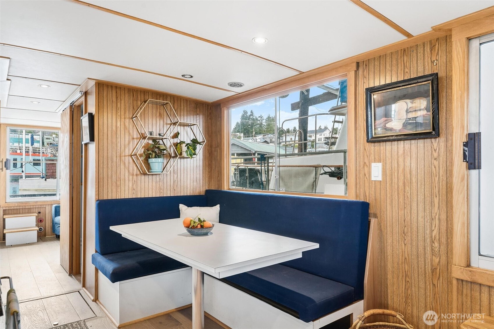 2401 N Northlake Way , Seattle, WA 98103