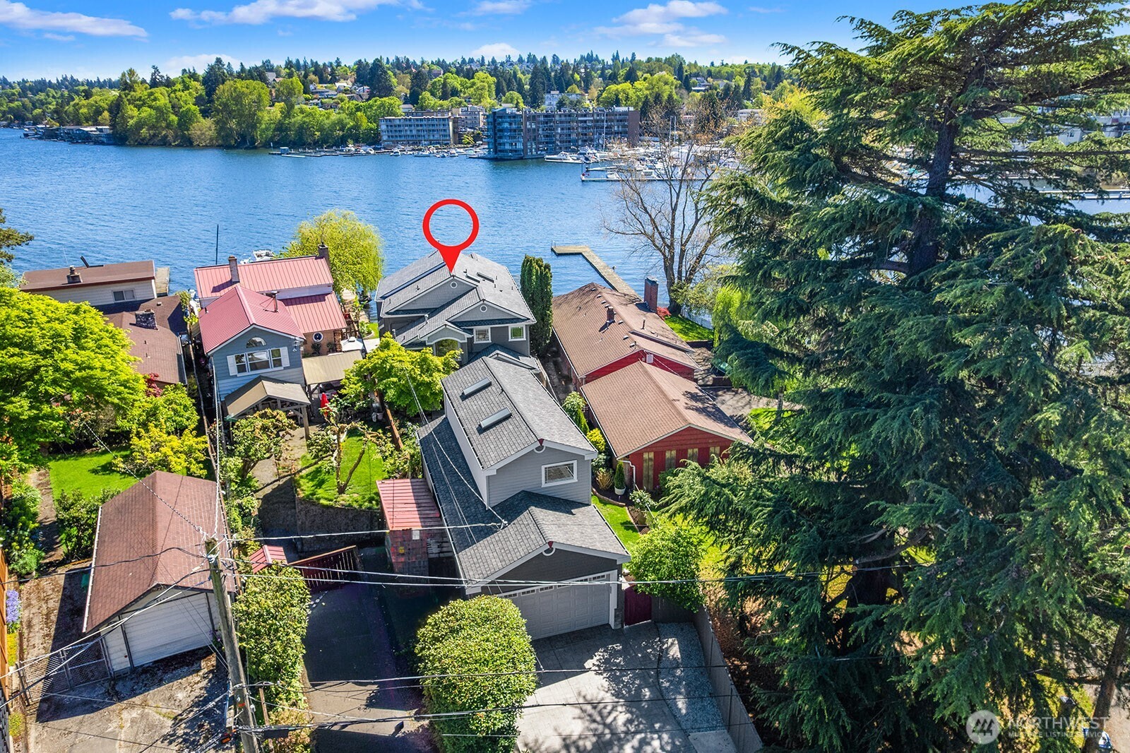 8696 Island Drive S, Seattle, WA 98118-4734