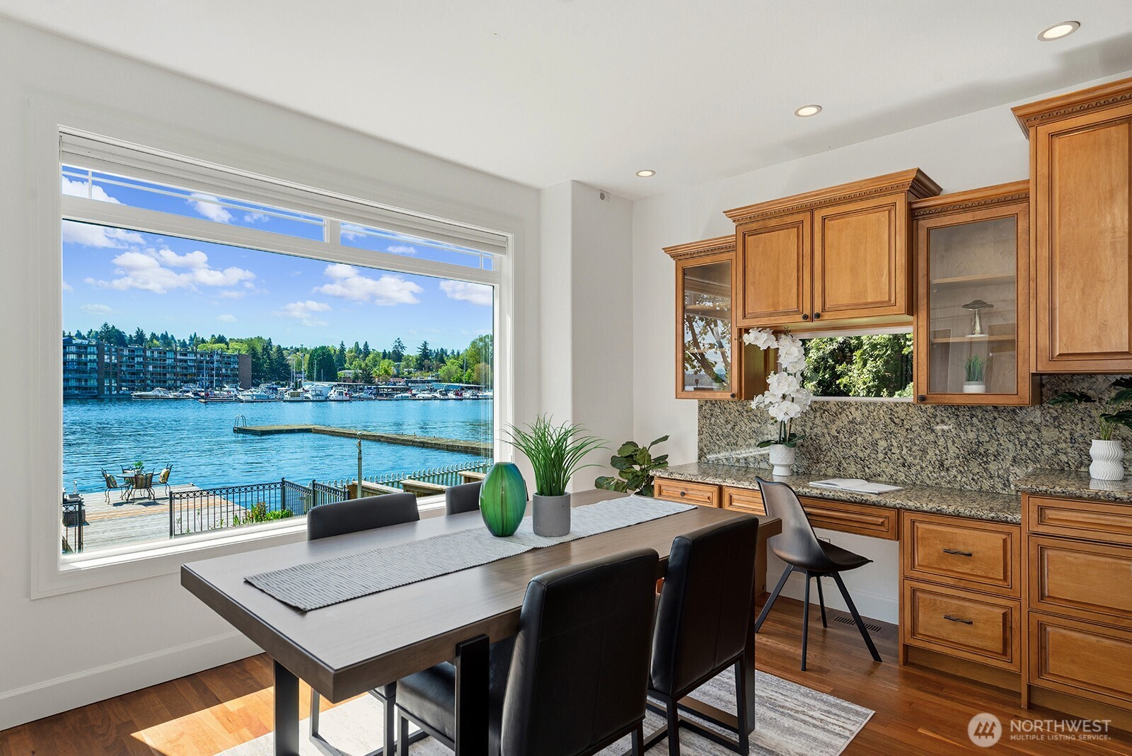 8696 Island Drive S, Seattle, WA 98118-4734