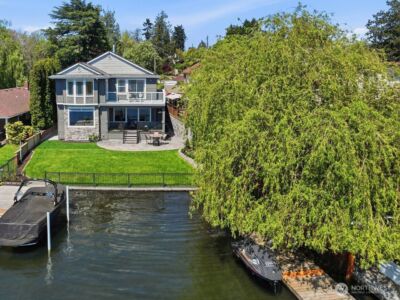 8696 Island Drive S, Seattle, WA 98118-4734