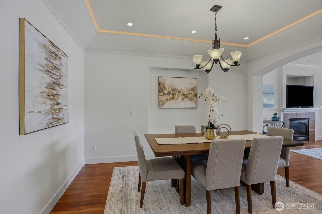8696 Island Drive S, Seattle, WA 98118-4734