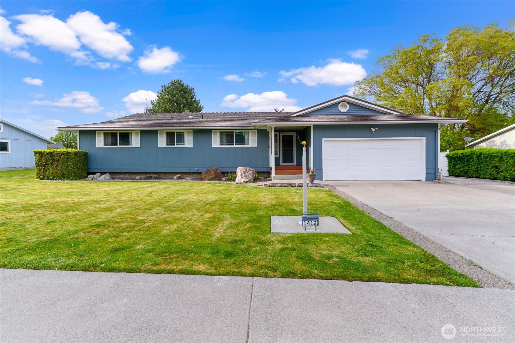 1412 W 15th Avenue , Kennewick, WA 99337