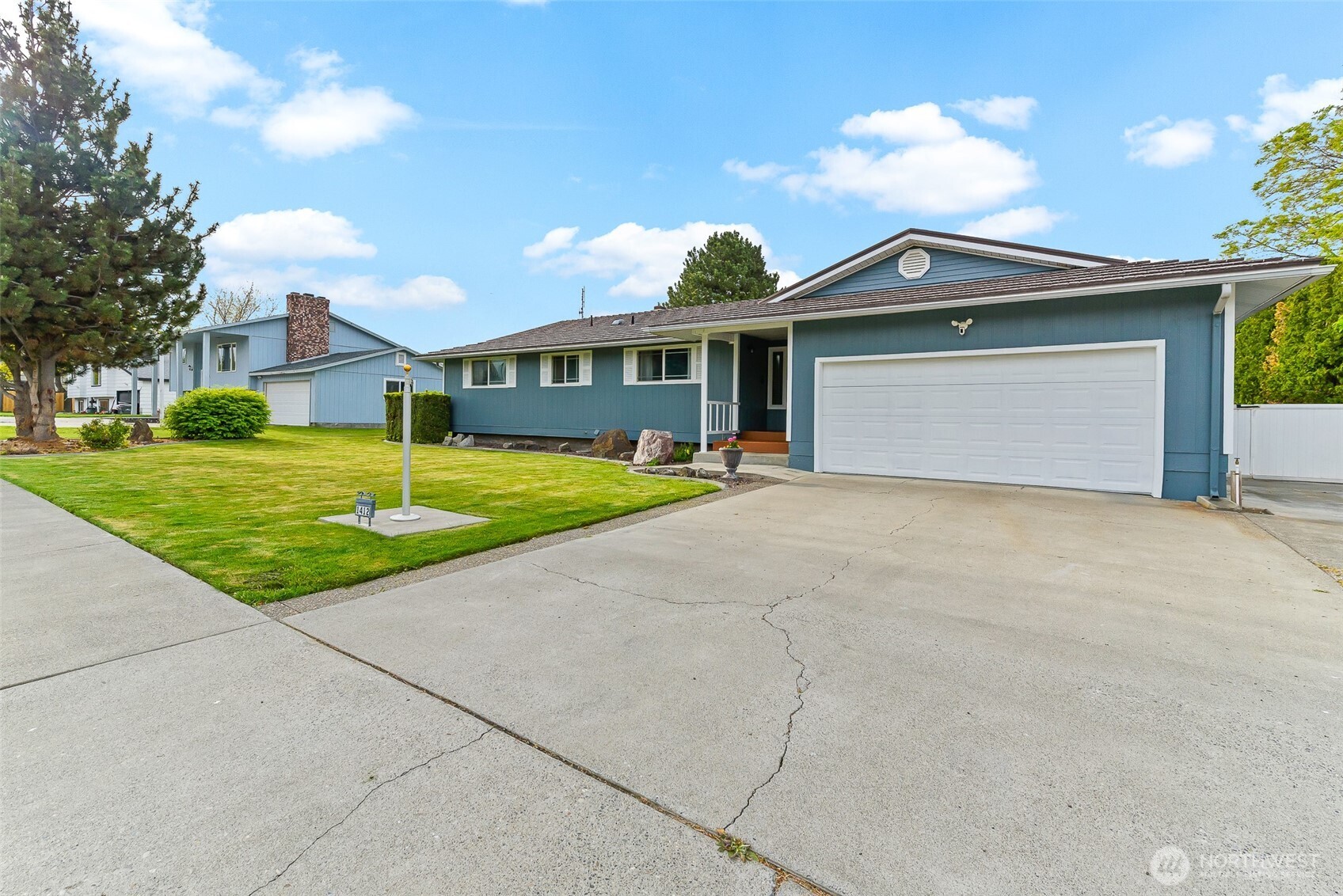 1412 W 15th Avenue , Kennewick, WA 99337