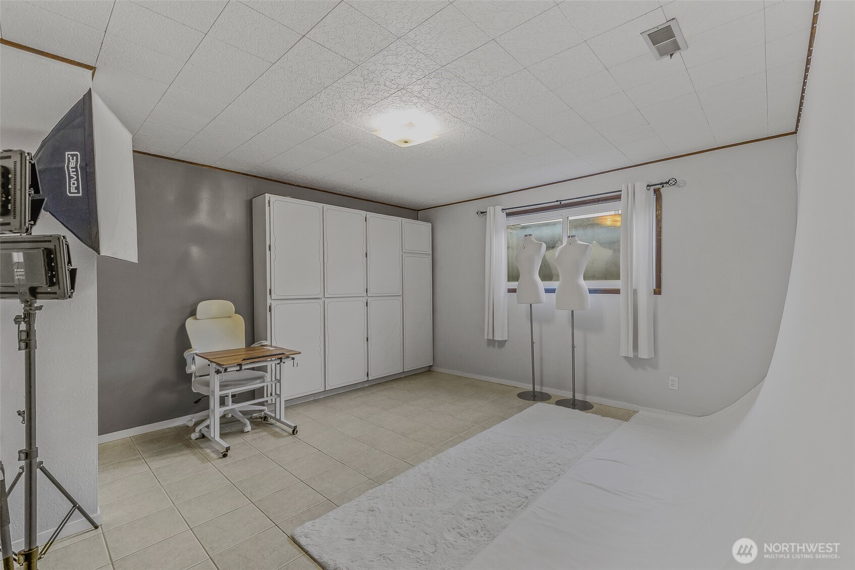 1412 W 15th Avenue , Kennewick, WA 99337