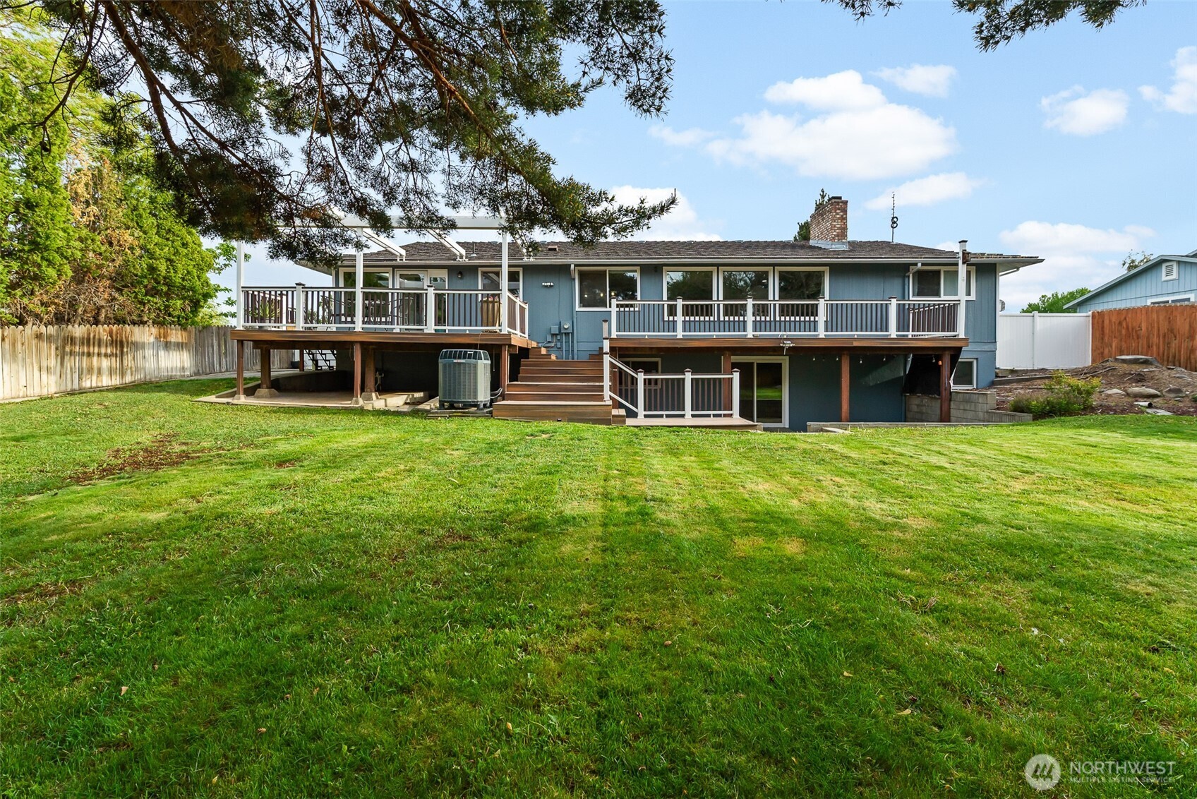 1412 W 15th Avenue , Kennewick, WA 99337
