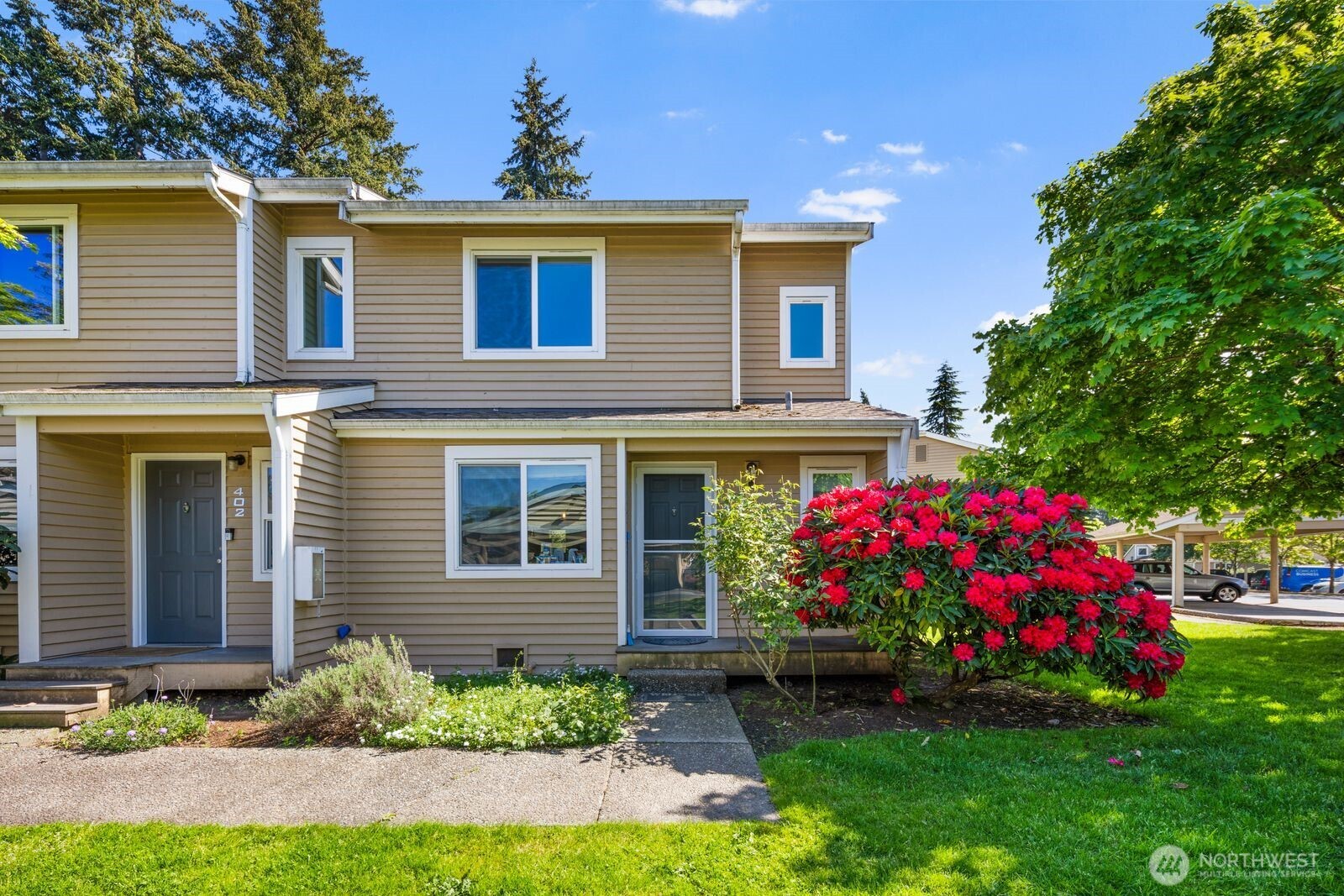 23816 12th Place S #401, Des Moines, WA 98198-5405