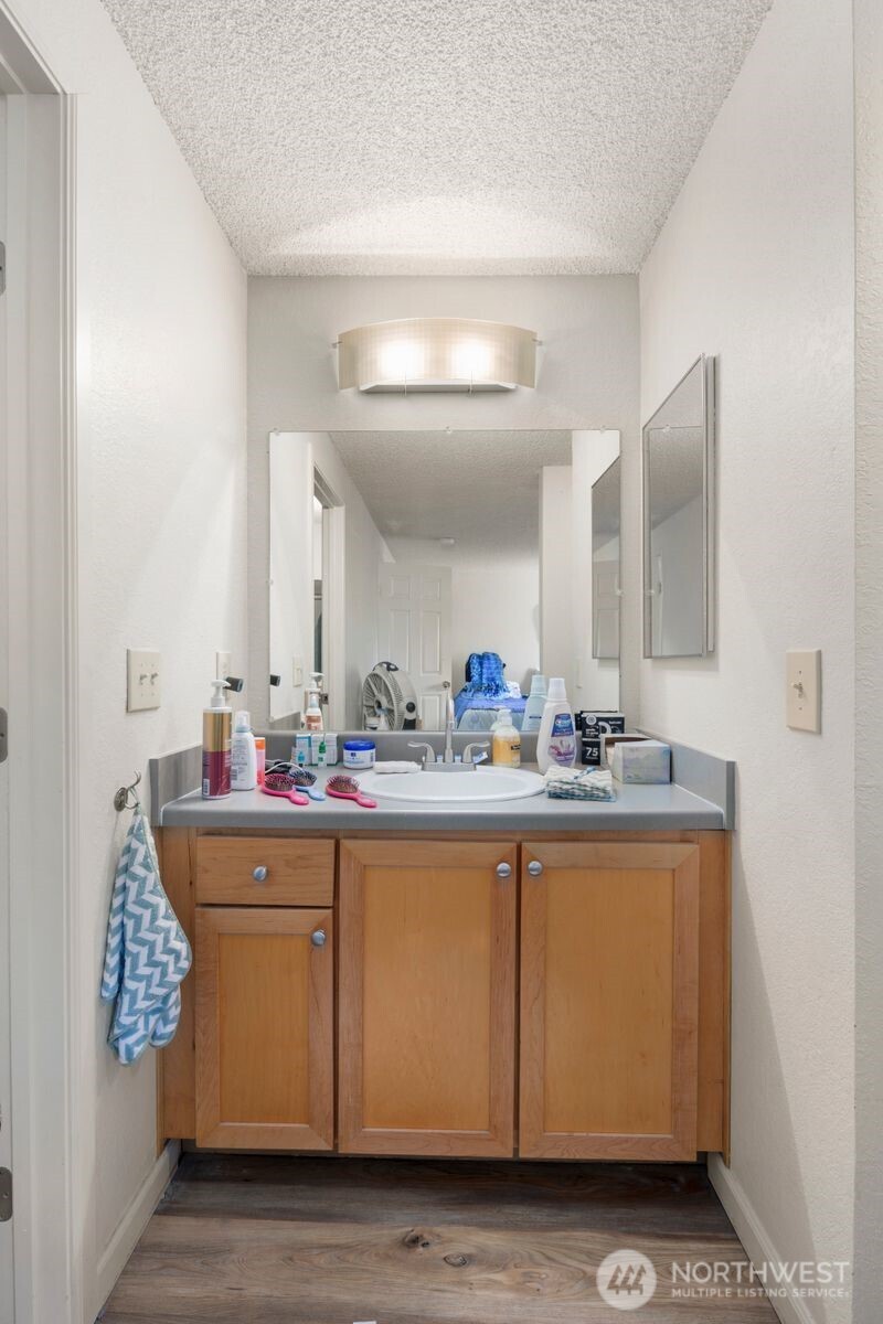 23816 12th Place S #401, Des Moines, WA 98198-5405