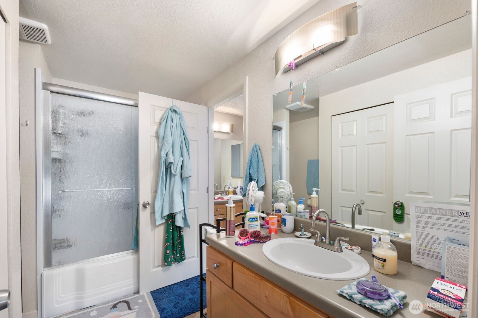 23816 12th Place S #401, Des Moines, WA 98198-5405
