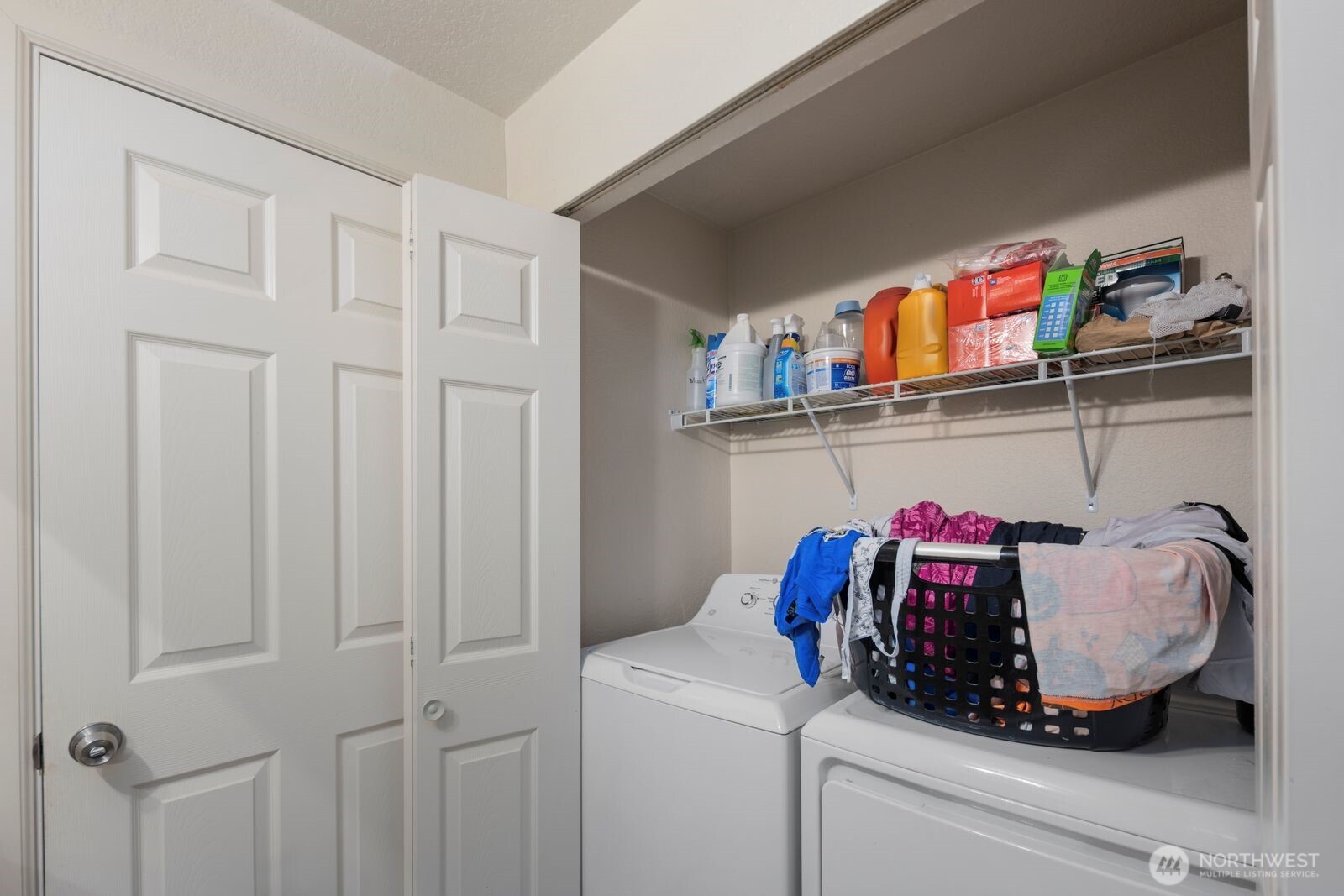 23816 12th Place S #401, Des Moines, WA 98198-5405