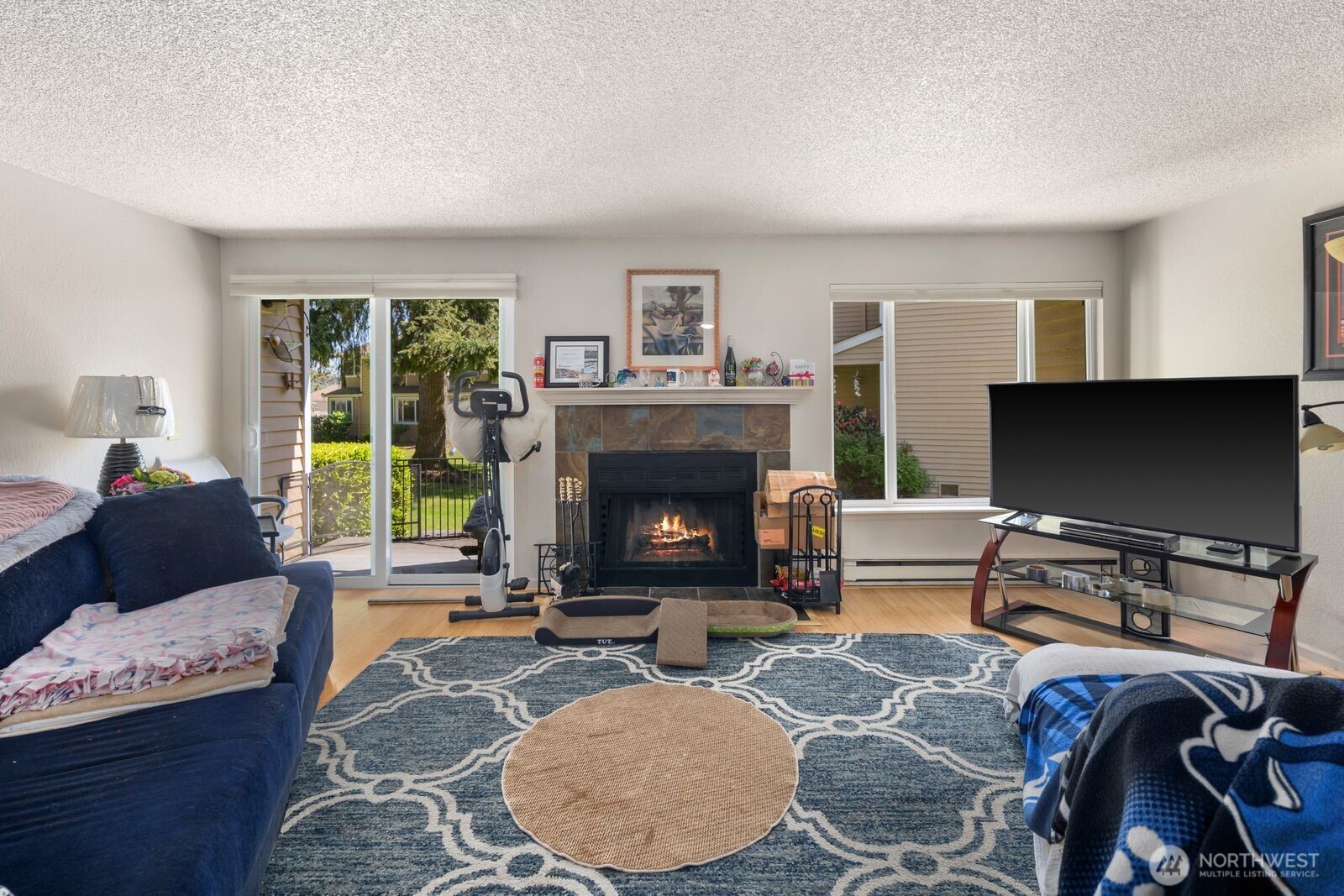 23816 12th Place S #401, Des Moines, WA 98198-5405