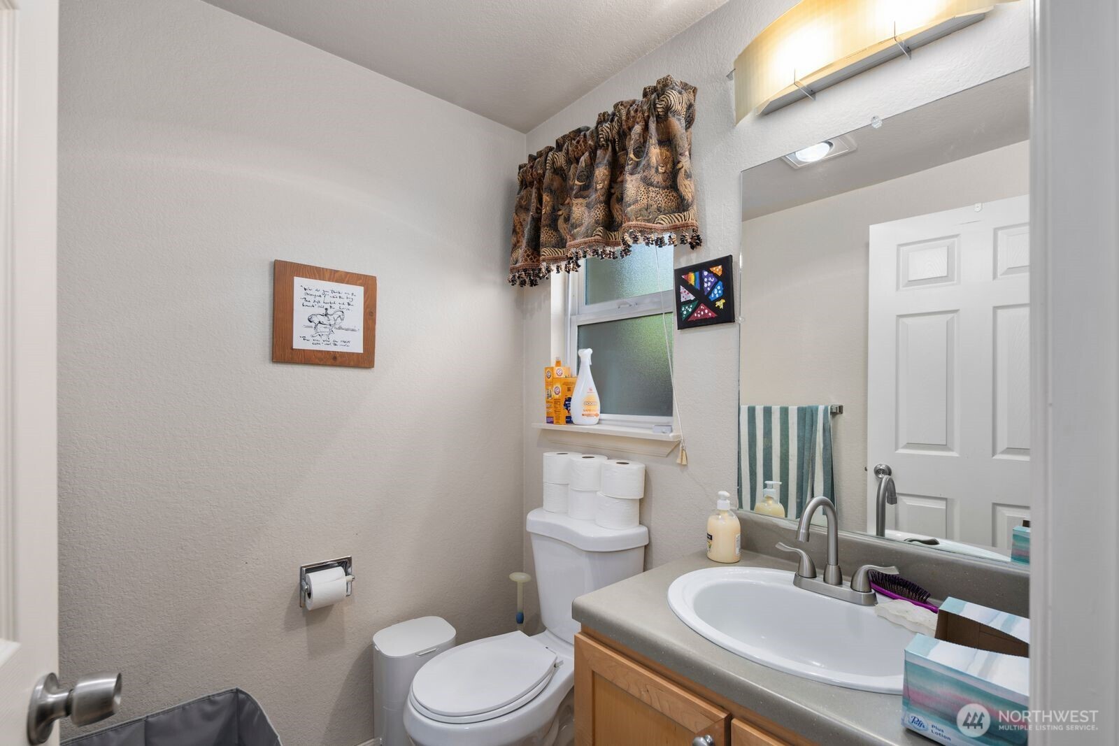 23816 12th Place S #401, Des Moines, WA 98198-5405
