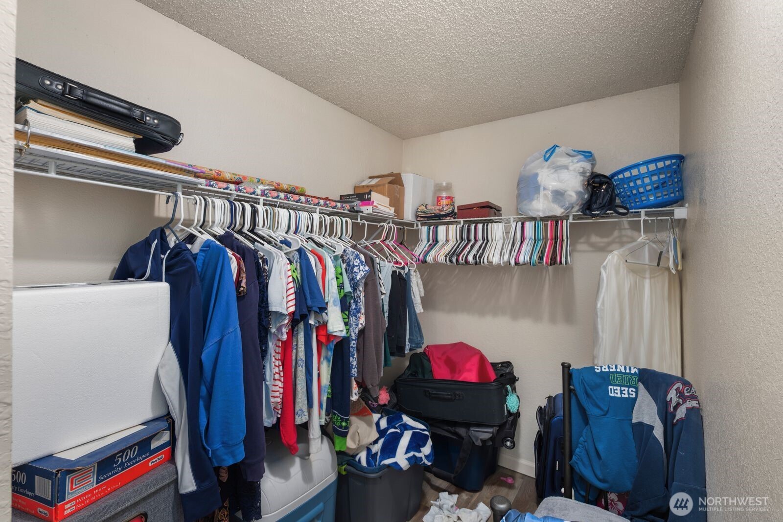 23816 12th Place S #401, Des Moines, WA 98198-5405