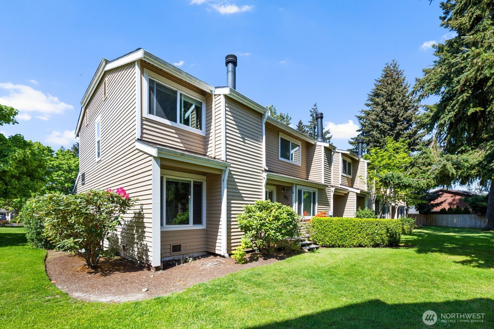 23816 12th Place S #401, Des Moines, WA 98198-5405