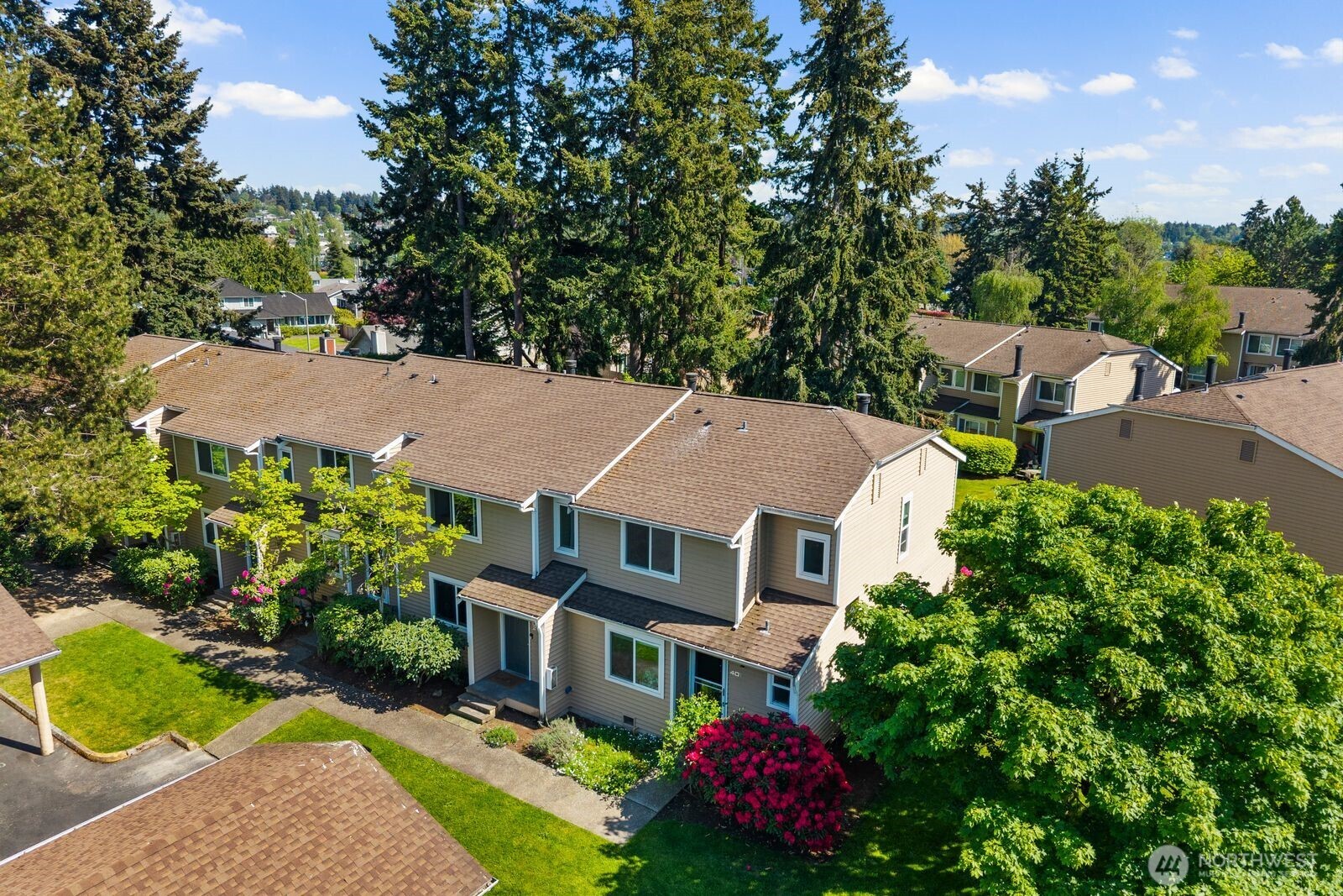 23816 12th Place S #401, Des Moines, WA 98198-5405