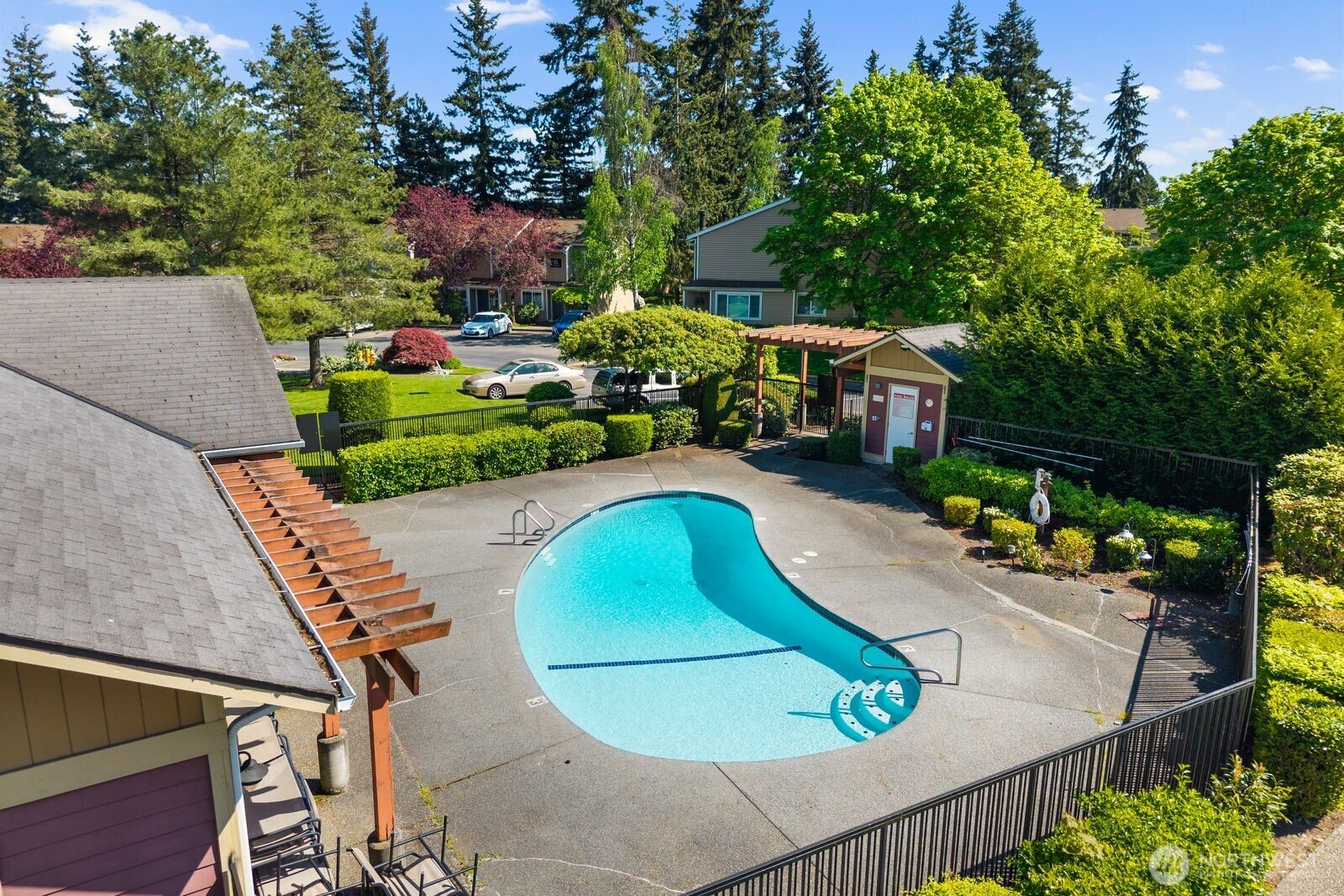23816 12th Place S #401, Des Moines, WA 98198-5405