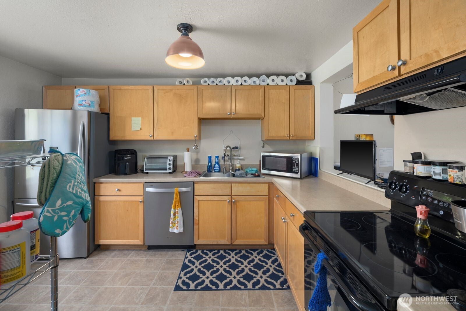 23816 12th Place S #401, Des Moines, WA 98198-5405