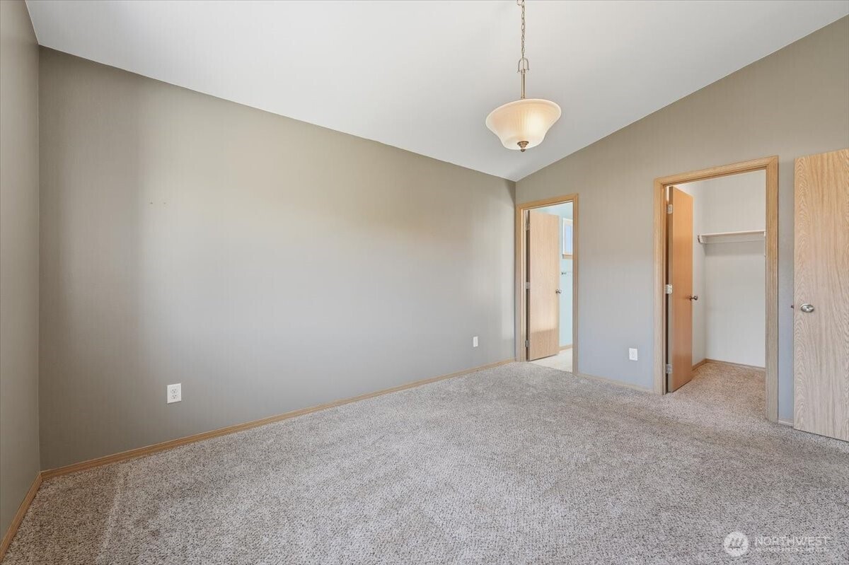 117 Island Loop Road , Rock Island, WA 98850
