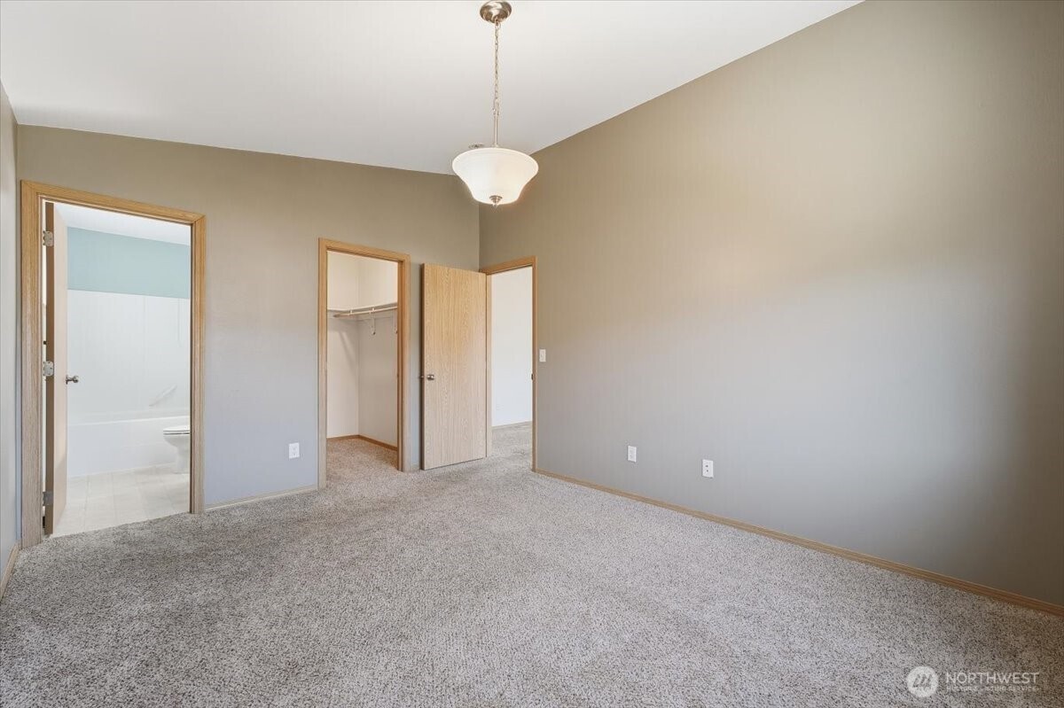 117 Island Loop Road , Rock Island, WA 98850