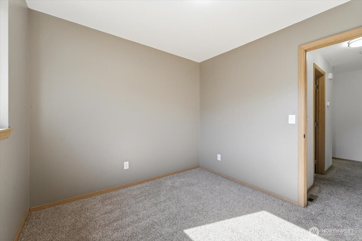117 Island Loop Road , Rock Island, WA 98850