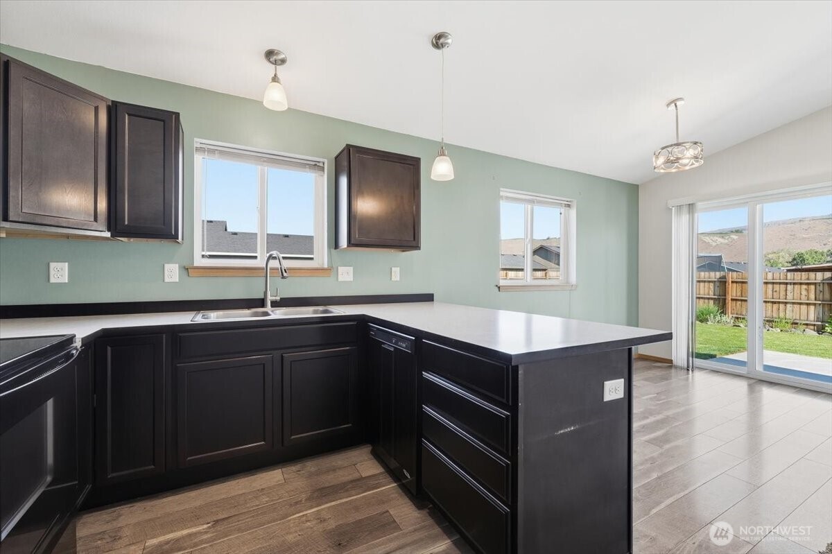 117 Island Loop Road , Rock Island, WA 98850