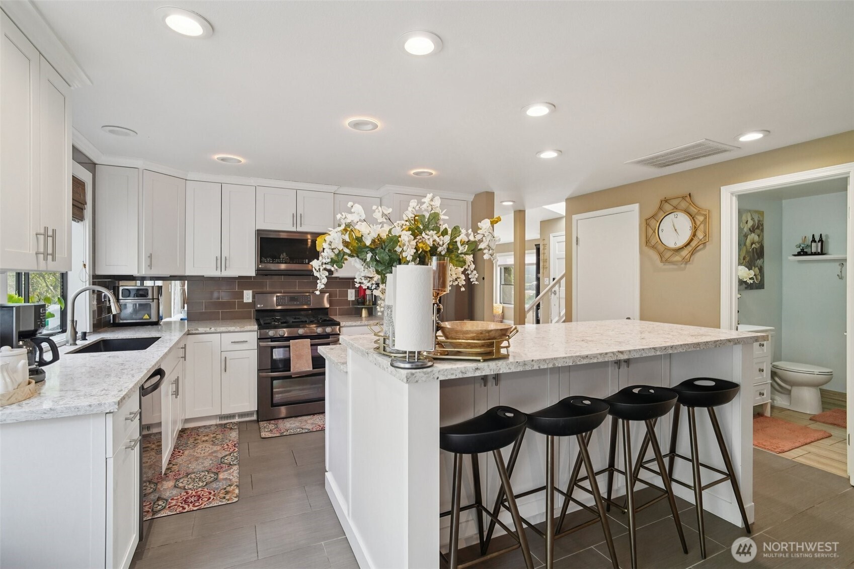 25114 Lake Wilderness Country Club Drive SE, Maple Valley, WA 98038