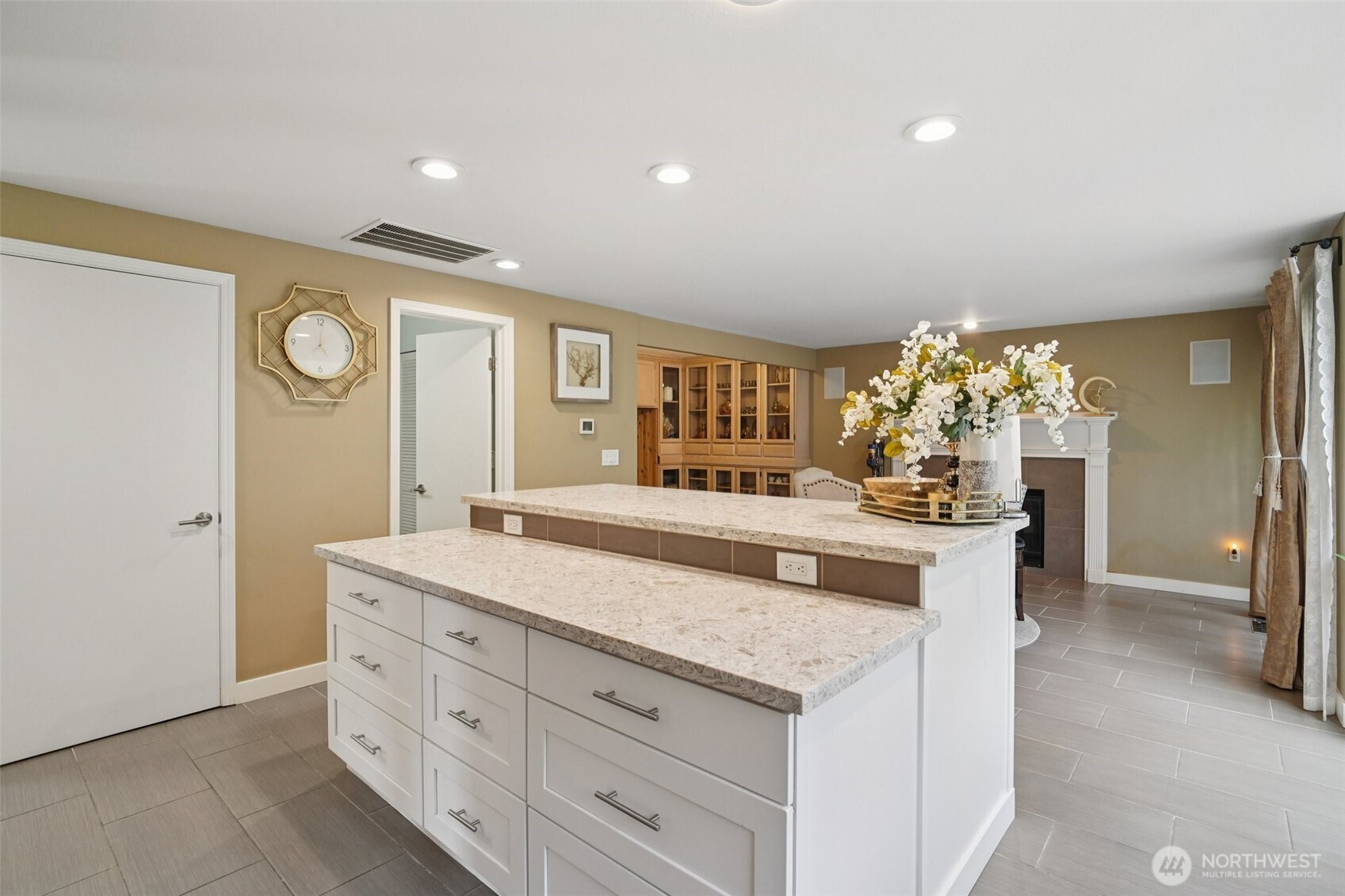 25114 Lake Wilderness Country Club Drive SE, Maple Valley, WA 98038