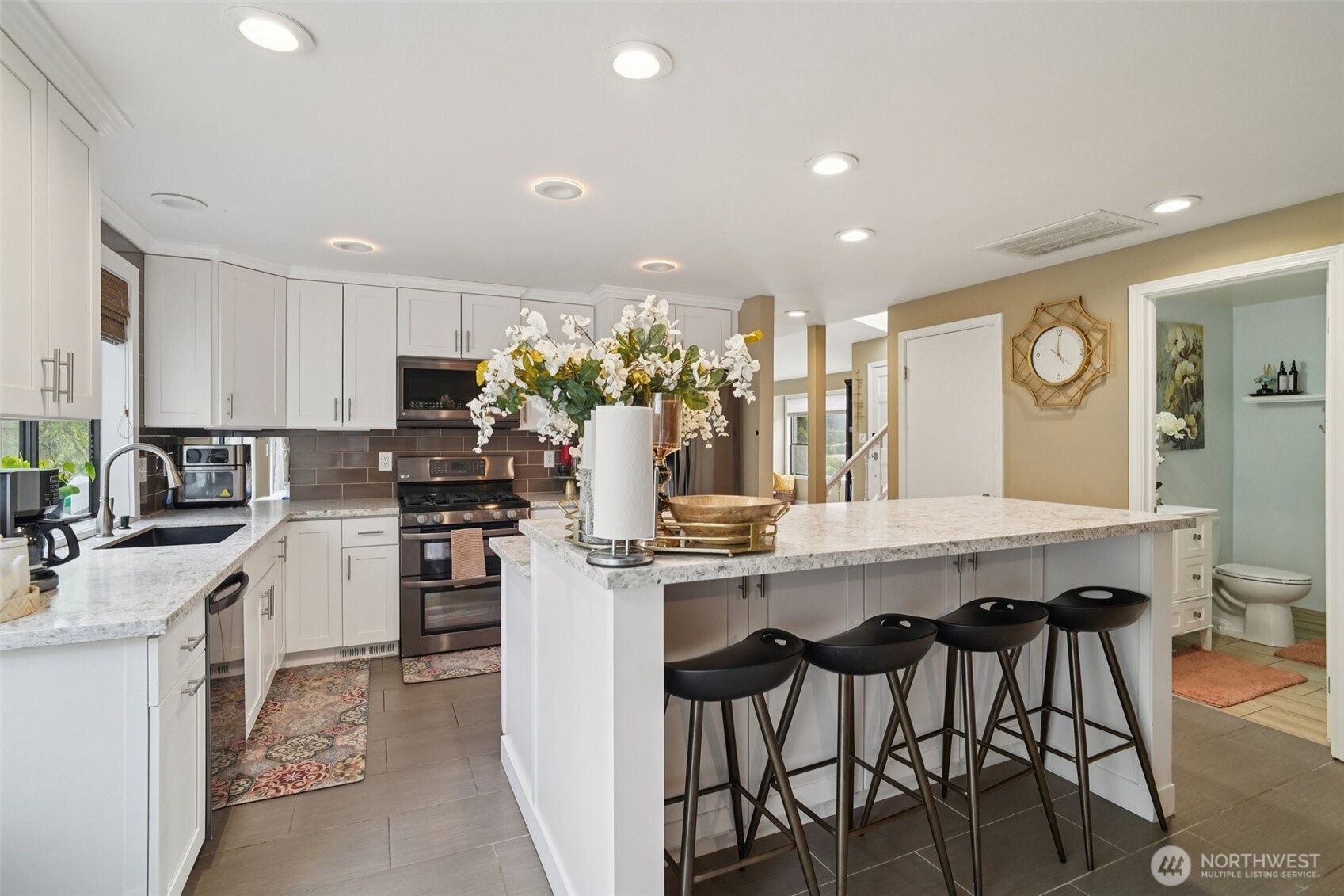 25114 Lake Wilderness Country Club Drive SE, Maple Valley, WA 98038